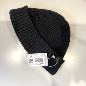 NWT Lululemon beanie - Size OS